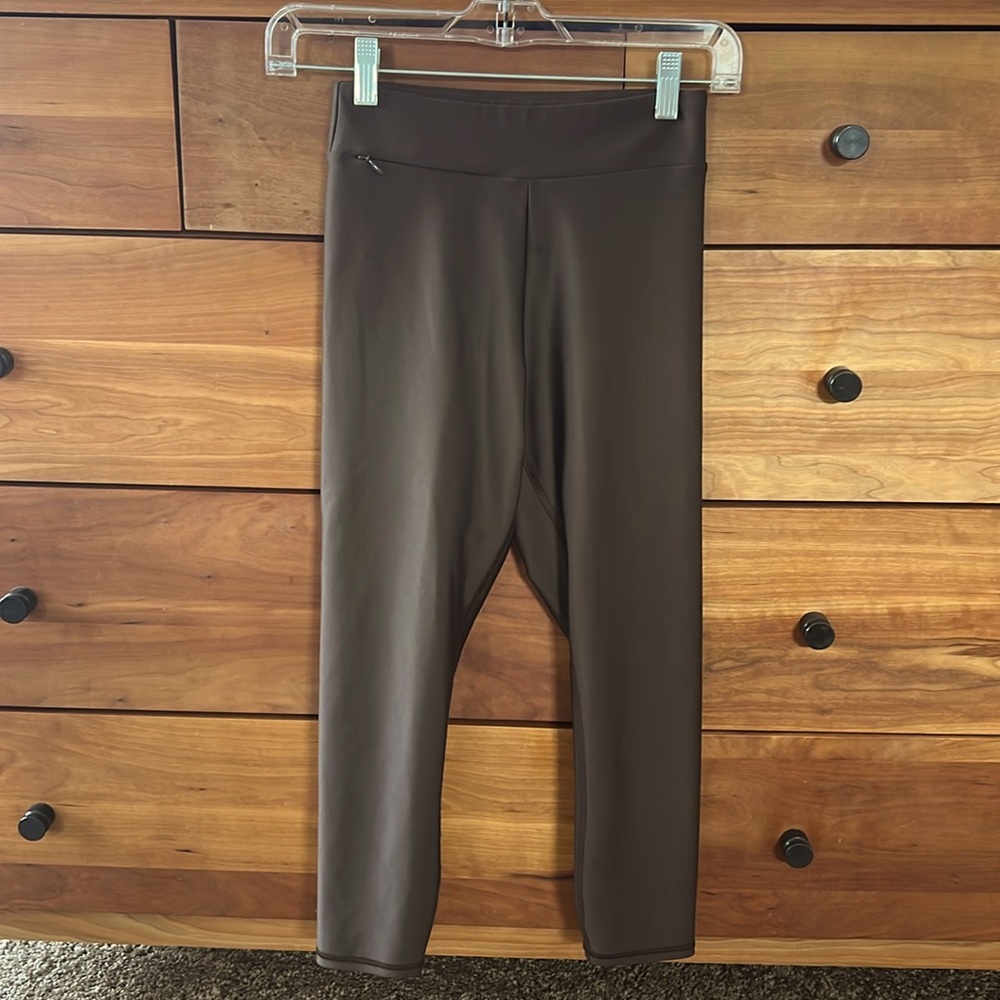 Alo Yoga Airlift High Waist Cropped Leggings 21" Inseam Espresso Brown